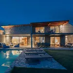 Real Life Homes Villa