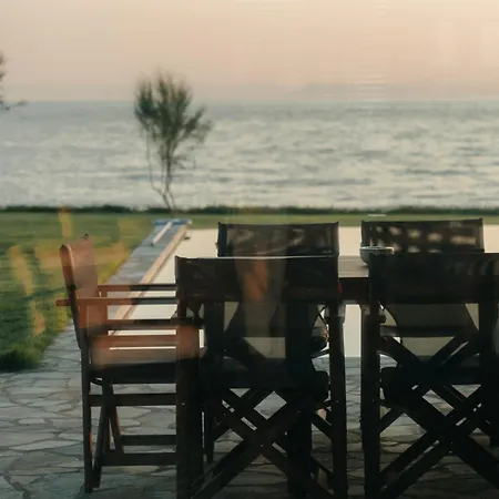 Real Life Homes Luxurious Seafront Each With Their Own Private Pools Korakokhórion