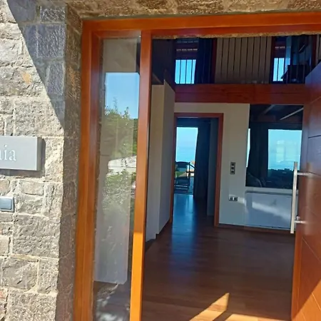 Real Life Homes Luxurious Seafront Each With Their Own Private Pools