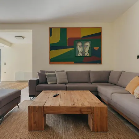 Real Life Homes Luxurious Seafront Each With Their Own Private Pools Βίλα *