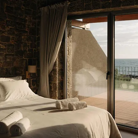 Real Life Homes Luxurious Seafront Each With Their Own Private Pools Villa