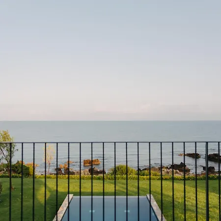 Real Life Homes Luxurious Seafront Each With Their Own Private Pools Villa