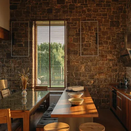 Real Life Homes Pírgos