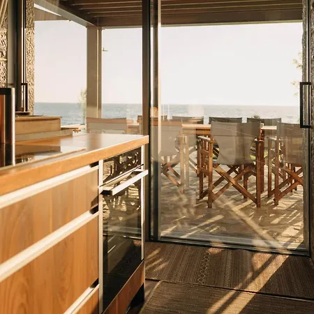 Real Life Homes Luxurious Seafront Each With Their Own Private Pools Villa *