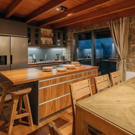 Real Life Homes Luxurious Seafront Each With Their Own Private Pools Βίλα