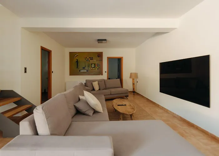 Real Life Homes Korakokhórion